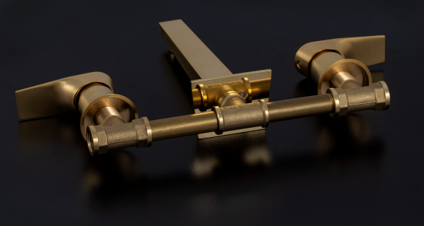 Смеситель для раковины Daniel Diva DV5022DP, золото брашированное