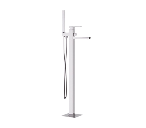 Смеситель для ванны Remer Qubika Q08