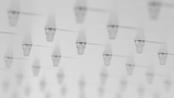 Верхний душ с шарнирным соединением 40 см Remer 357UFS40BOX, белый матовый